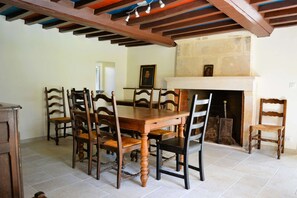 Dining - Maison Typique - Très Grand Jardin - 7km de la mer (Fontaine-Henry)