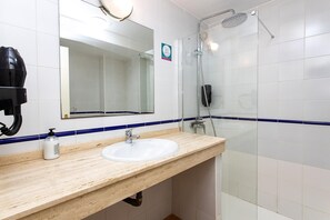 Douche, séchoir à cheveux