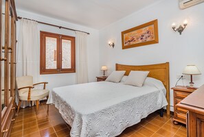 4 عدّة غرف نوم ومكواة/لوح كي وواي فاي مجانًا وملاءات أسرّة