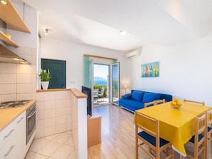 Apartment (Two Bedroom Apartment with Terrace an) | Private kitchen