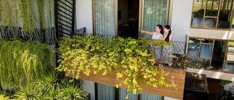 Family Suite with Daily Afternoon tea at VIP Lounge | Blick vom Balkon