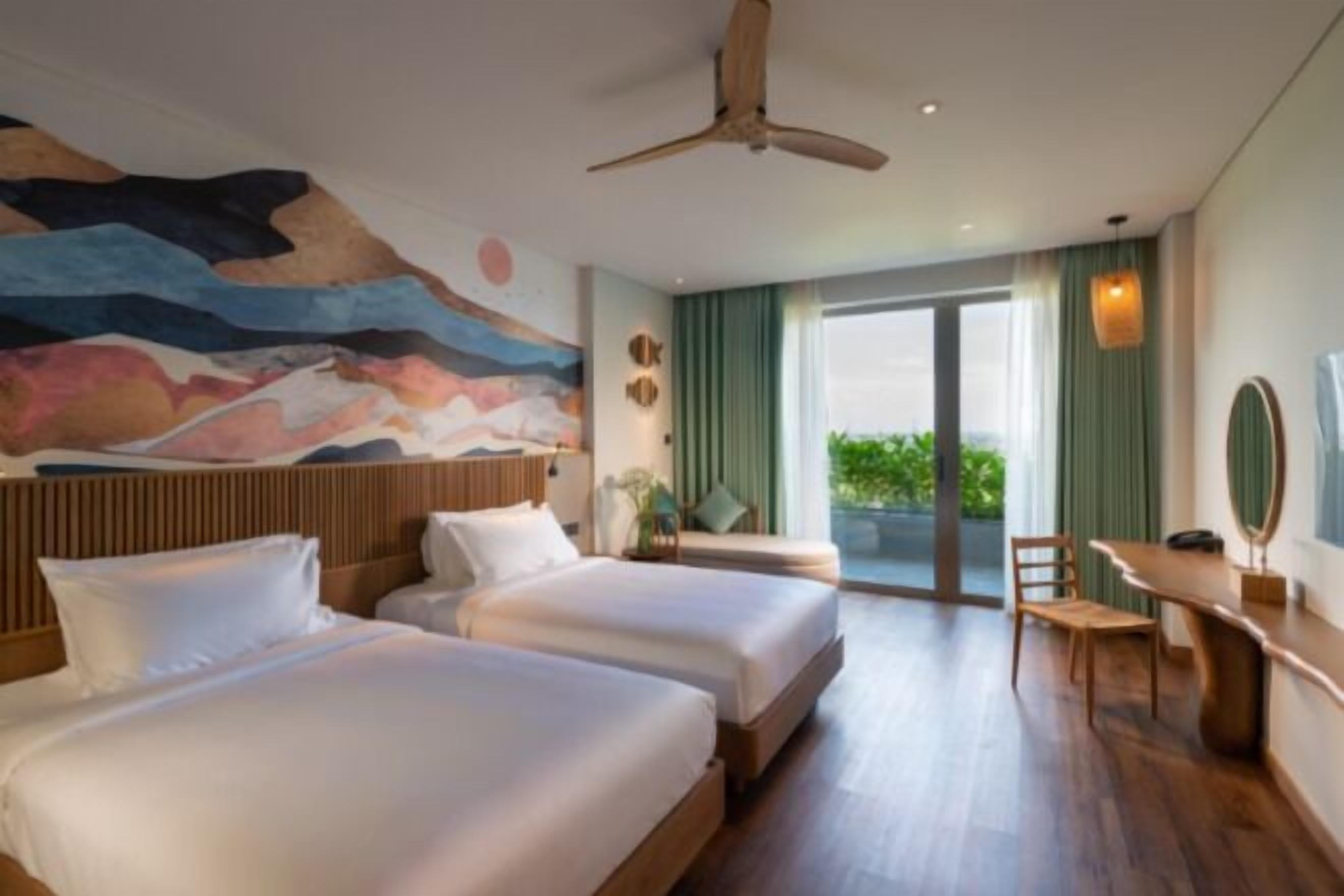 Minibar, in-room safe, desk, laptop workspace