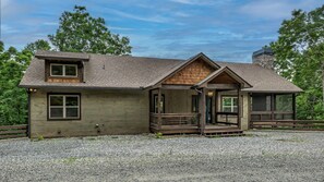 House, 3 Bedrooms | Exterior