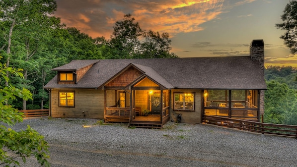 House, 3 Bedrooms | Exterior