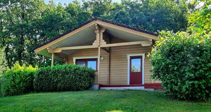 Chalet Dans un Village de Vacances au Coeur du Département du lot