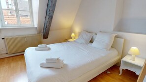 2 bedrooms, iron/ironing board, free WiFi, bed sheets