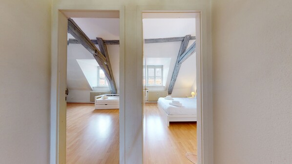 2 chambres, fer et planche à repasser, Wi-Fi gratuit, draps fournis