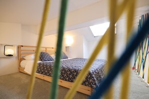 2 bedrooms, in-room safe, desk, iron/ironing board