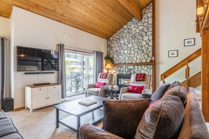 Smart-TV, peis og stereoanlegg