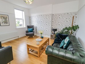 Cottage | Living room - 18 Tyn Celyn (Llandudno)