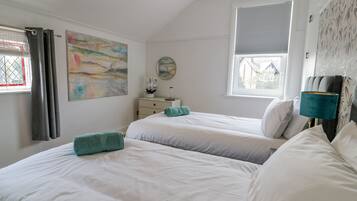 Cottage | 2 bedrooms, individually decorated, individually furnished, free WiFi