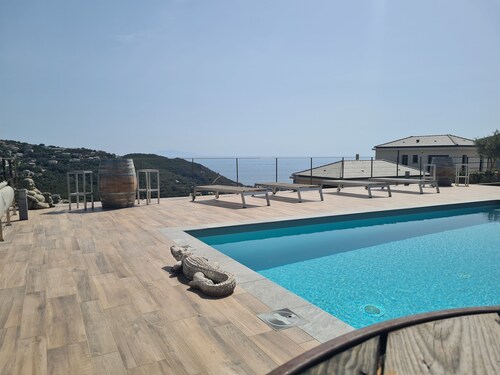 Villa T4 avec vue imprenable mer et montagne