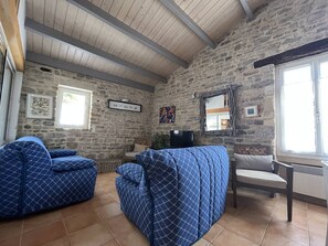 TV - House in Saint-Denis-d'Oléron, 4 sleeps, Wifi incl. (Saint-Denis-d'Oléron)