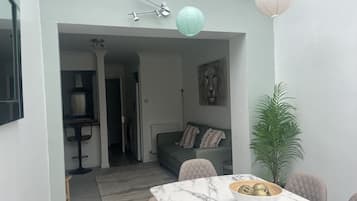 Cottage | Dining