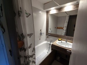 Hair dryer, towels
