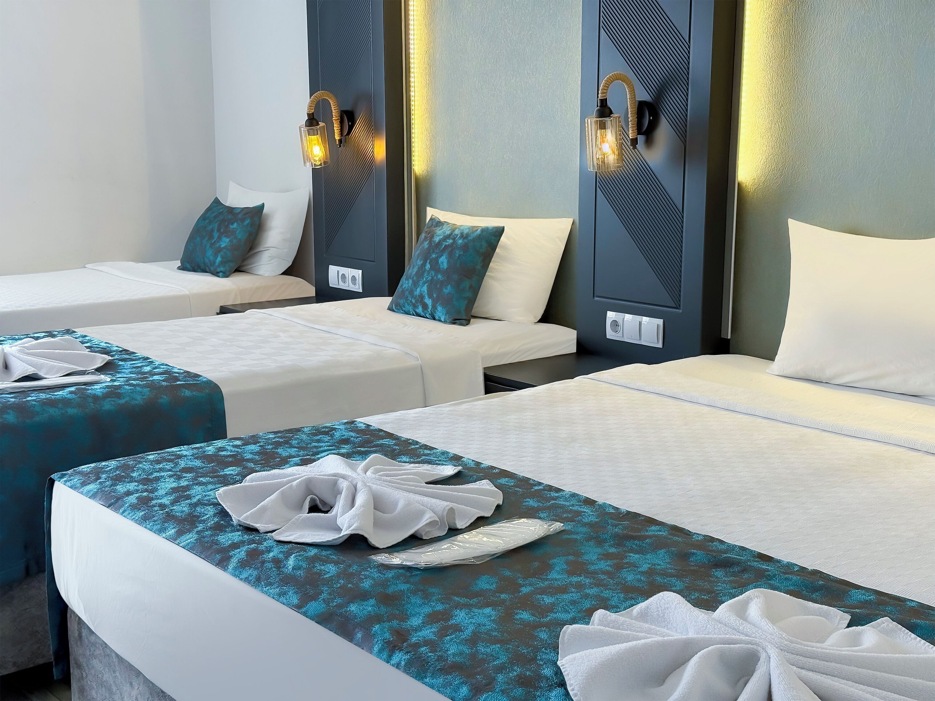 standard triple room | 1 bedroom, minibar, individually decorated, individually furnished