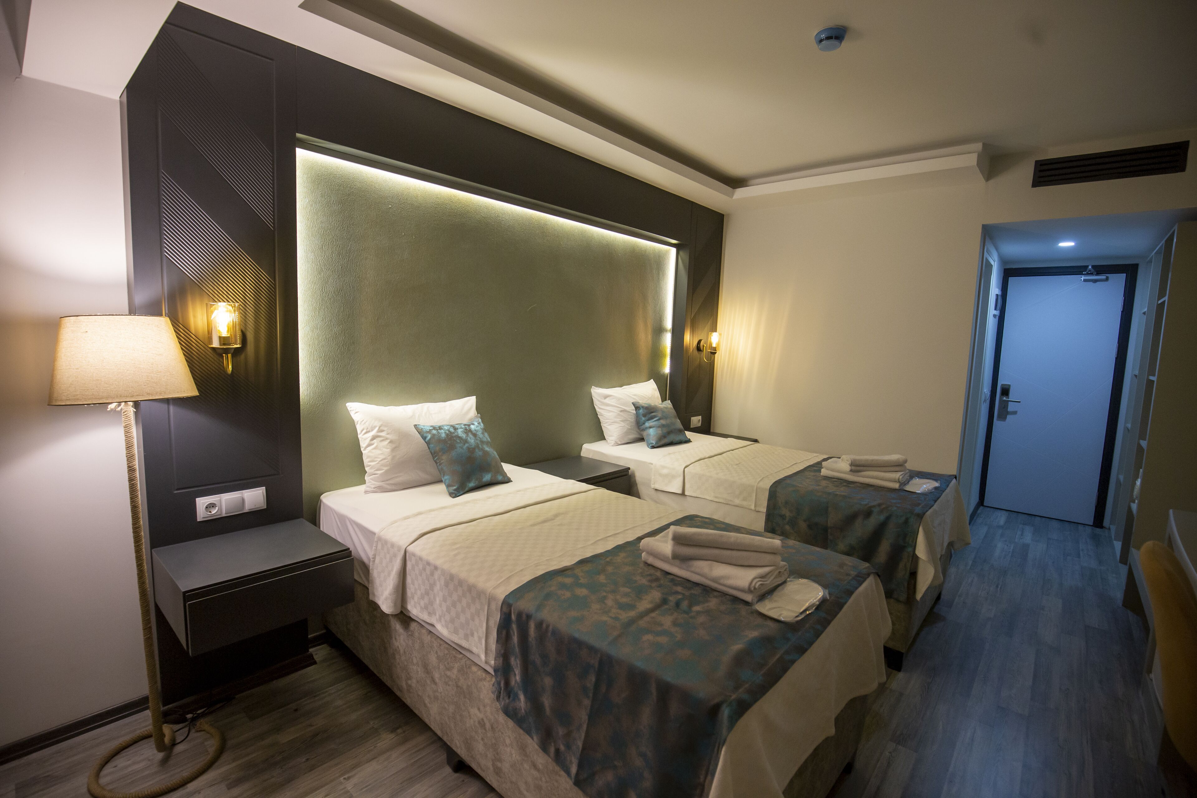 1 bedroom, minibar, individually decorated, individually furnished