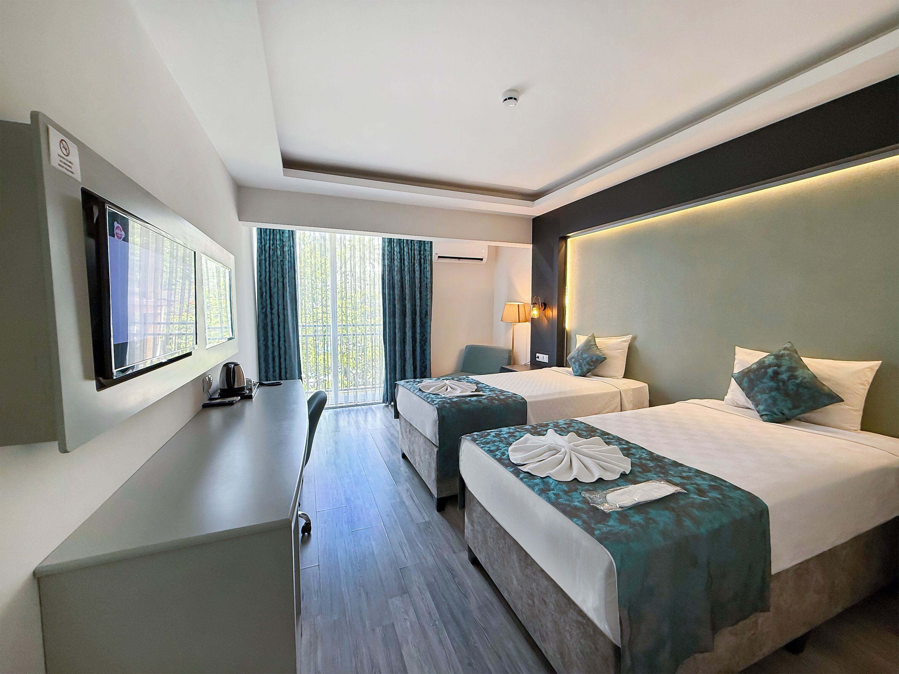 1 bedroom, minibar, individually decorated, individually furnished