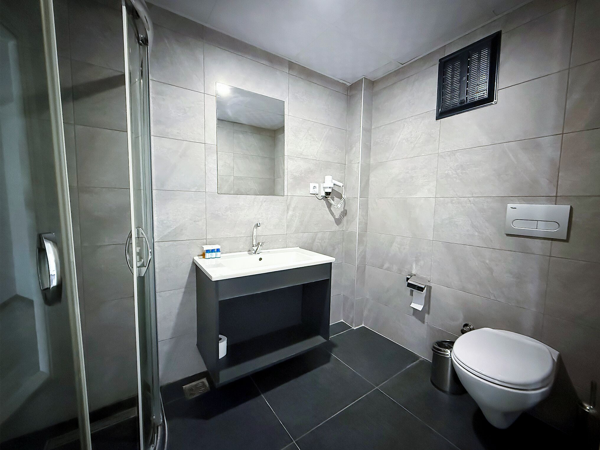 family suite | 1 bedroom, minibar, individually decorated, individually furnished