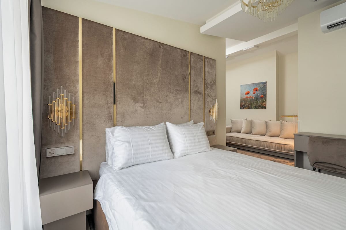 Ropa de cama hipoalergénica y minibar