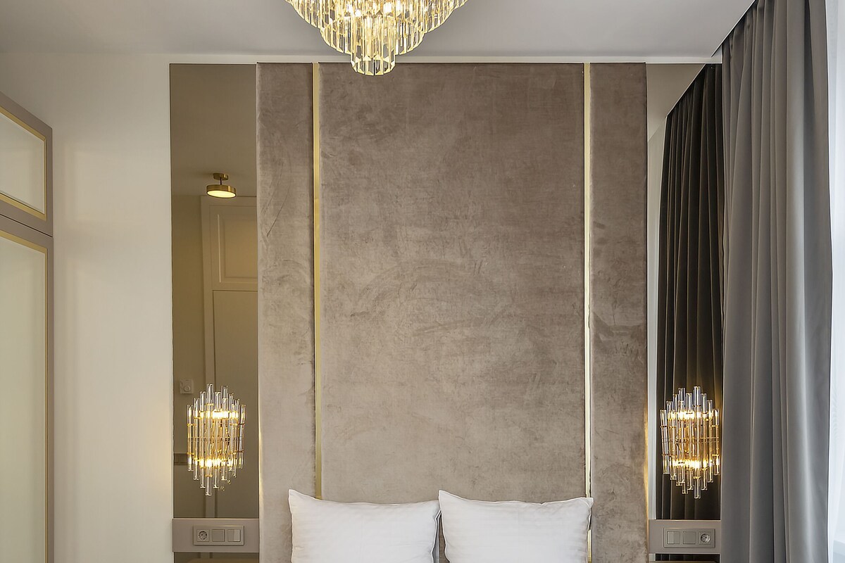 Hypo-allergenic bedding available, minibar, in-room safe, desk