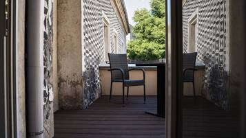 Deluxe Room with Terrace | Terraza o patio