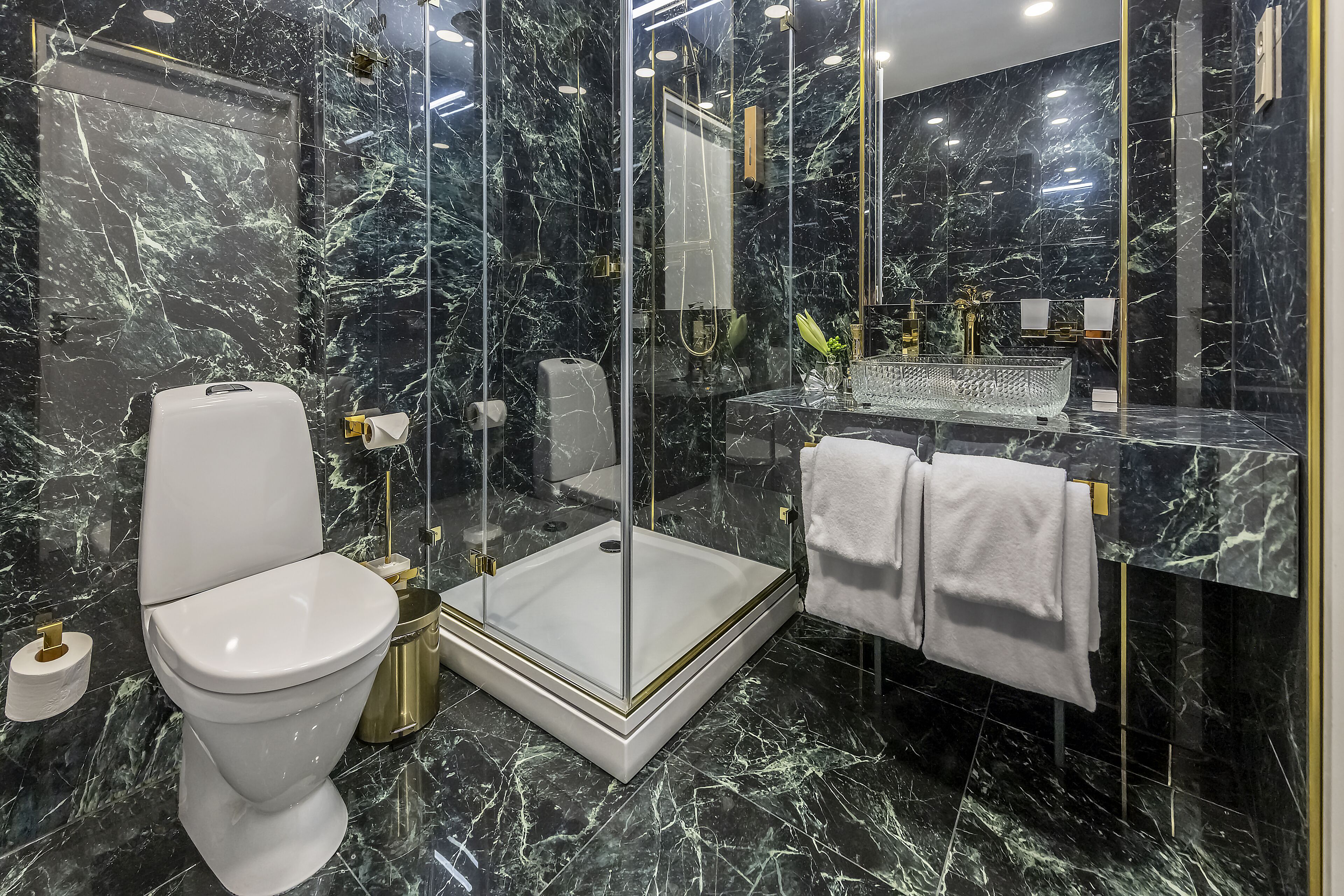 st.palace suite | bathroom | free toiletries, hair dryer, bathrobes, heated floors