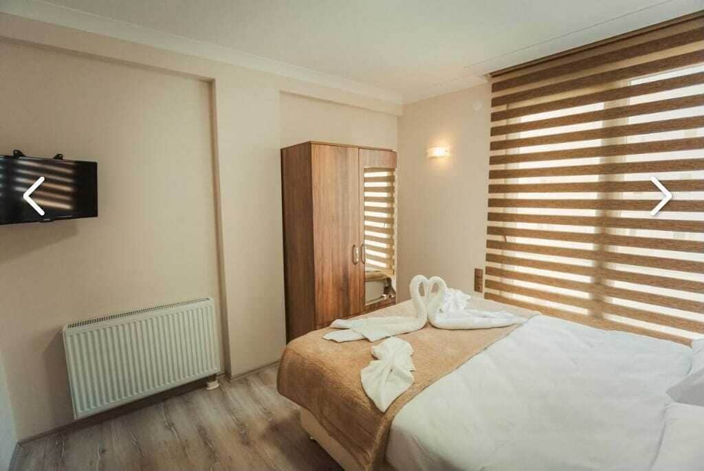 Hochwertige Bettwaren, Minibar, Schreibtisch