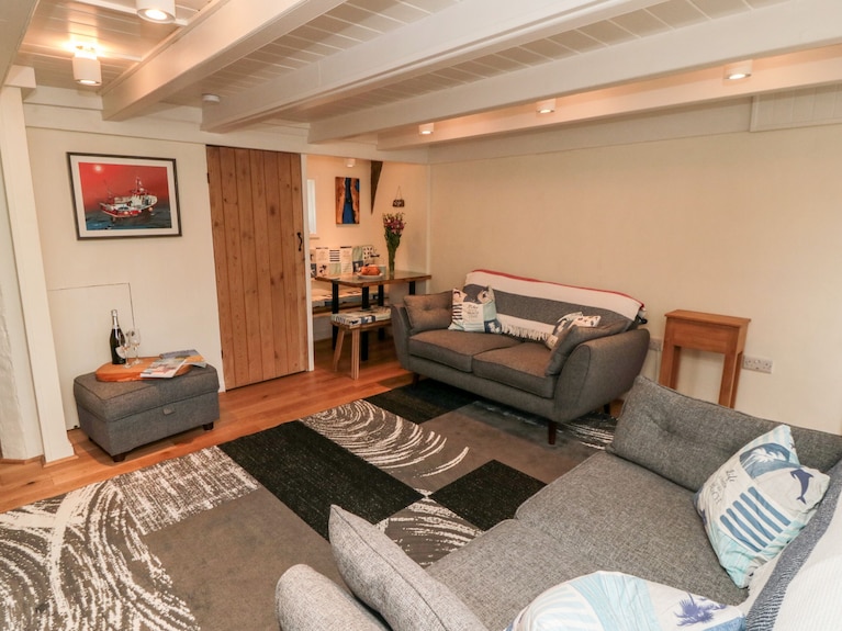 Stonewall, Pet Friendly, Country Holiday Cottage In Sandsend - Runswick Bay
