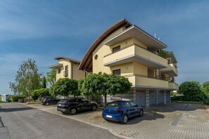Esterni