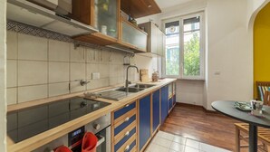 Refrigerador y parrilla de estufa 