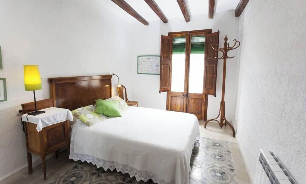 4 slaapkamers, een bureau, geluiddichte muren