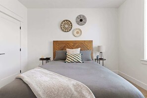 3 habitaciones, tabla de planchar con plancha, cuna de viaje y wifi 
