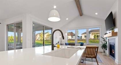 Cozy Modern Farmhouse | 3 bedrooms