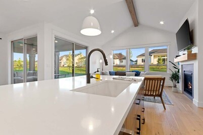 Cozy Modern Farmhouse | 3 bedrooms