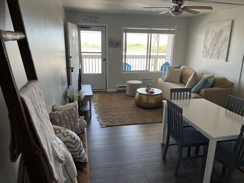 Amazing Ocean view condo, steps to the beach.