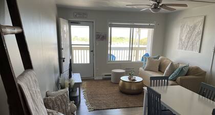 Amazing Ocean view condo, steps to the beach.