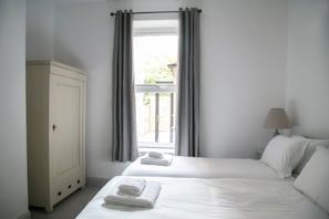 2 chambres, fer et planche Ă repasser, Wi-Fi, draps fournis
