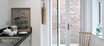 Deluxe 2 bedroom apartment