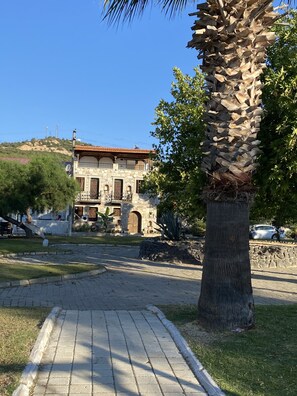 Front of property - Ionia Liberty Stone Hotel (Foça)