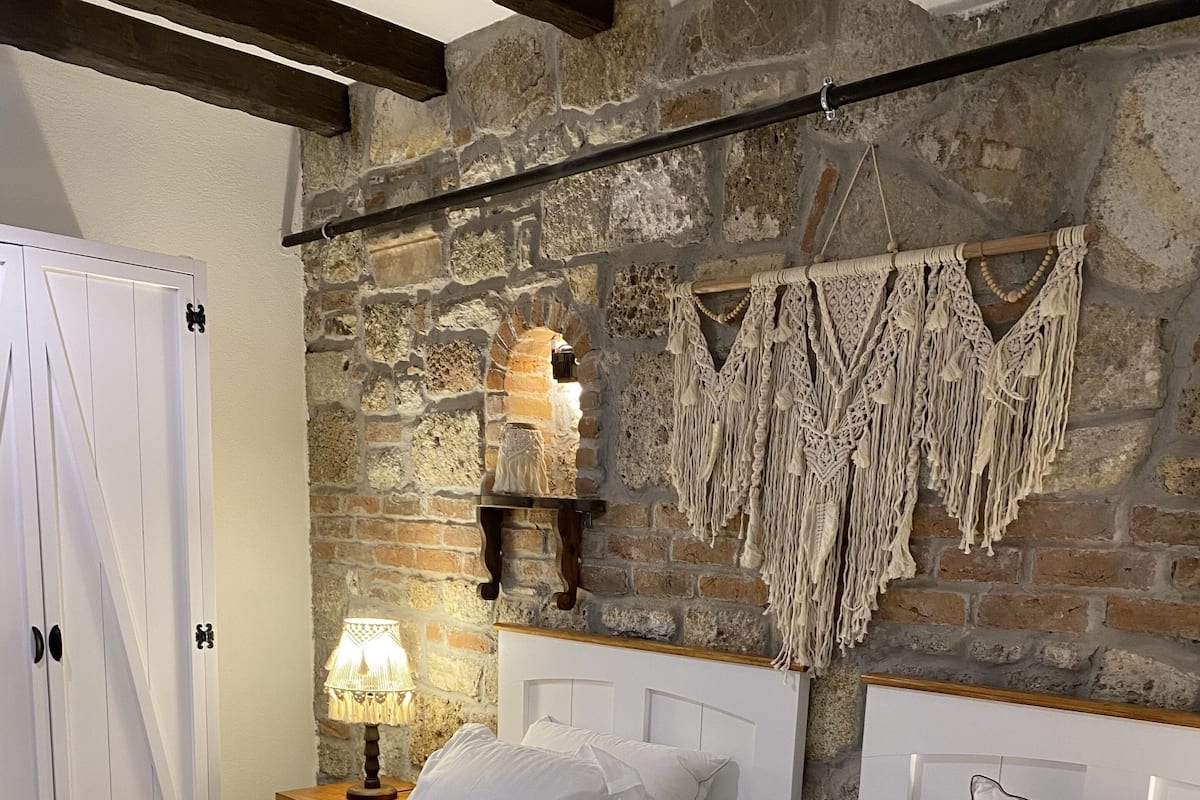 Habitación estándar | Ropa de cama de alta calidad, camas Select Comfort y wifi gratis