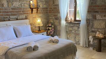 Deluxe Double Room, Balcony, Partial Sea View | Premium bedding, Select Comfort beds, free WiFi, bed sheets