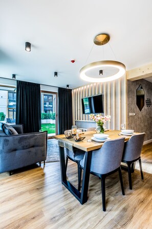 Superior appartement | Dineren op de kamer