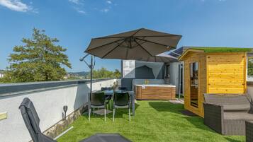 Family Mobile Home, Multiple Bedrooms, Mountainside (Rooftop Home With Whirlpool & Sauna) | Property grounds