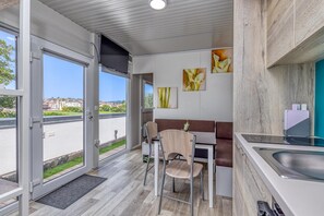 Mobile Home Familial, plusieurs chambres, côté montagne (Rooftop Home With Whirlpool & Sauna) | Cuisine privée