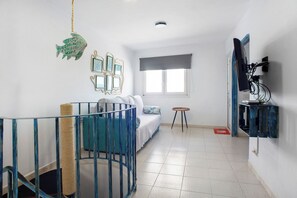 1 slaapkamer, een strijkplank/strijkijzer, gratis wifi, beddengoed