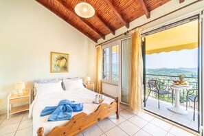 1 bedroom, free WiFi, bed sheets, wheelchair access - Pavlos & Sofia Studio Apartment with Mountain View, Garden and Terrace (Corfu)