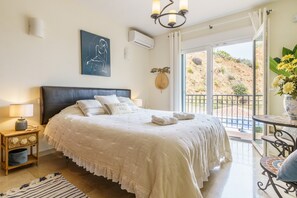 5 habitaciones, tabla de planchar con plancha y wifi gratis 
