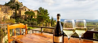 Holiday Home 'Amazing Tuscany Window' with Sea View, Wi-Fi and Air Conditioning