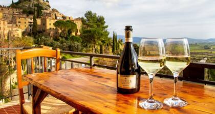 Holiday Home 'Amazing Tuscany Window' with Sea View, Wi-Fi and Air Conditioning